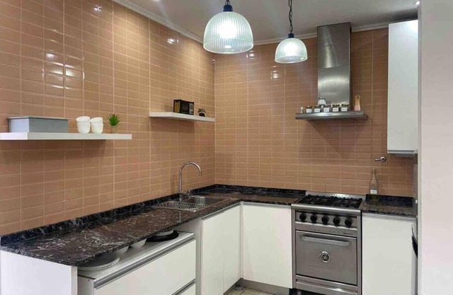 Dpto con jacuzzi y cochera