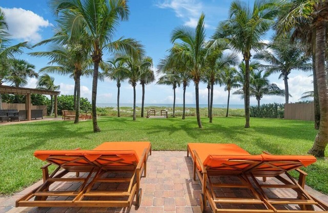 Dream Beach Home Vacation - Direct Beach Access & Exquisite Waterfront Views