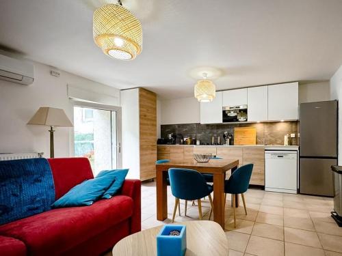 DREAM HOLIDAY 26 - Charmant T2 4 Pers 38m2 Terrasse de 14m2- Clim, Wifi, Parking - Sur RN7 au calme - au cœur de Livron sur Drôme à 5Km l'Autouroute Proximité A7