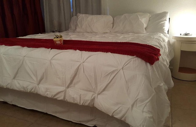 Dream King Bed-2BD-12 min to Strip