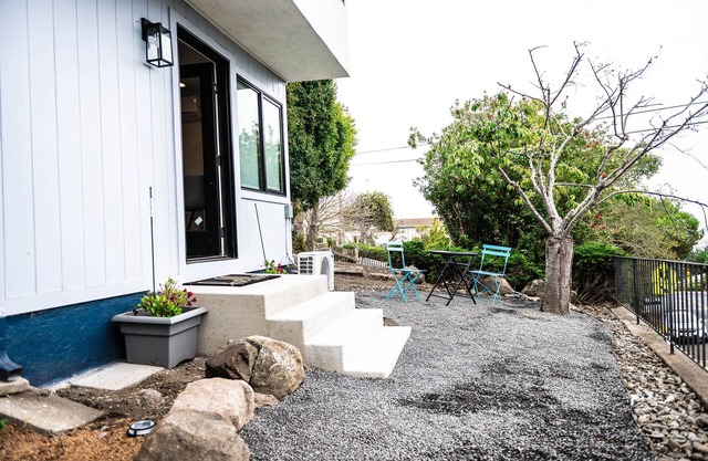 Dream studio with bay views, spacious walk-in closet, W/D & on-demand fireplace.