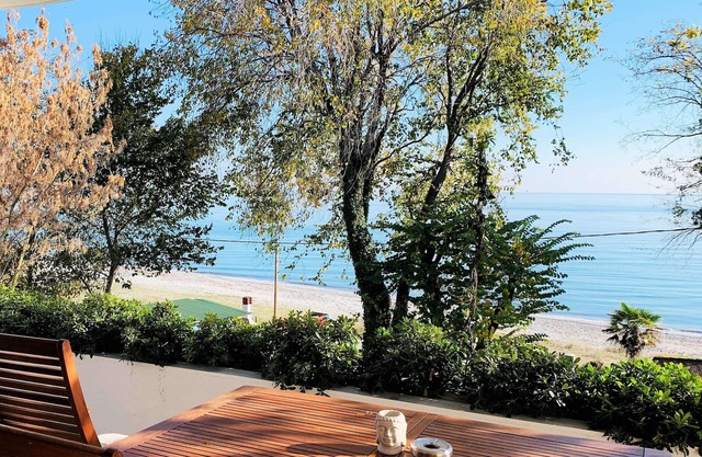 Dreamy Nature Getaway - Beachfront Olympus Retreat
