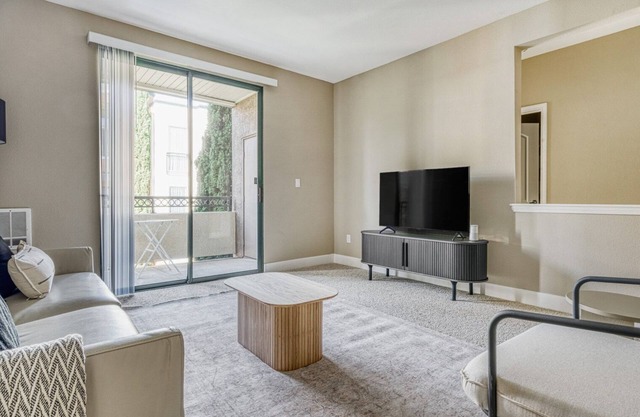 Dreamy San Mateo 2BR w/Pool & Gym, easy highway access, by Blueground