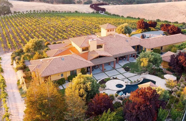 Dresser Winery Estate Villa!