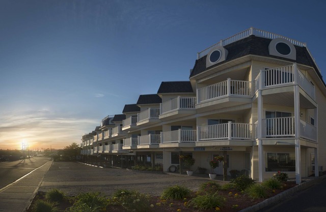 Drifting Sands Oceanfront Hotel