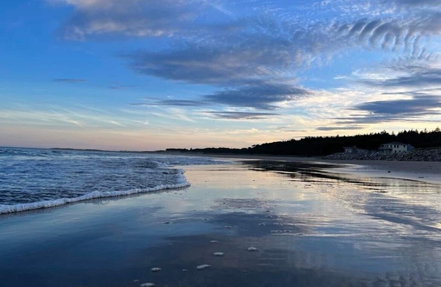 Driftwood Cottage just Steps to the Sandy Popham Beach!