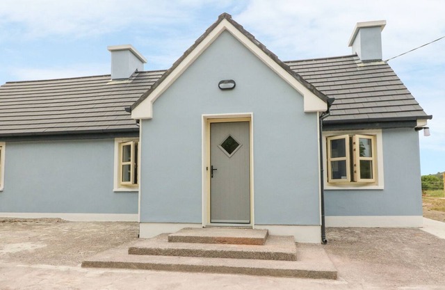 DROMSTABLA, pet friendly in Glencar, County Kerry