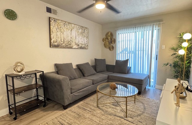 DT Dallas Retro OASIS 1BED/1BATH