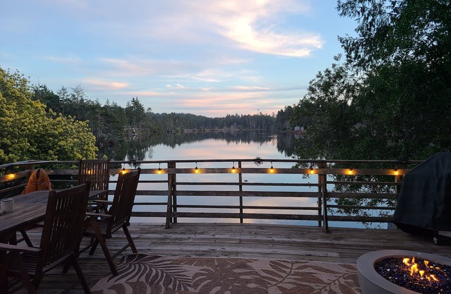 DUNEHAVEN AFRAME CABIN LAKEFRONT DUNE ACCESS RETREAT