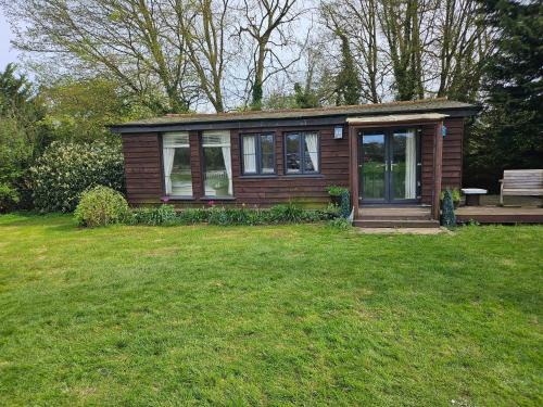 Dunmow 1-Bed Cabin Sleeps 4 10 mins to Stansted