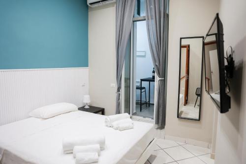 DUOMO DI NAPOLI ! Ampio Loft di Lusso con Suite Esclusiva con Vista Città