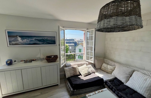 Duplex 80m2, 100m from the sea and 5mn walk from the center, typical cabourgeaise villa
