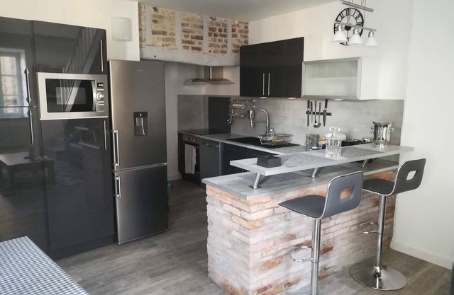 Duplex Apartment * WIFI, Linen provided