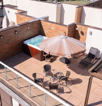 Duplex com Jacuzzi em Riviera