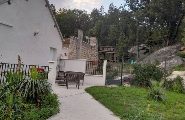 Duplex Rez De Jardin de 41 m² Avec 2 Chambres, Terrasse et Parking