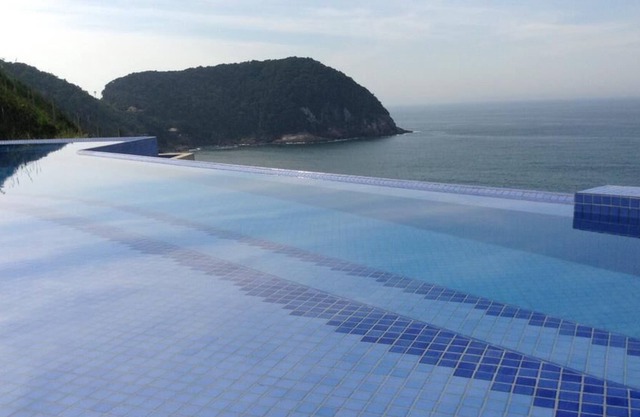 Duplex two suites Cove Guarujá, Air conditioning in 2 suites. and room.