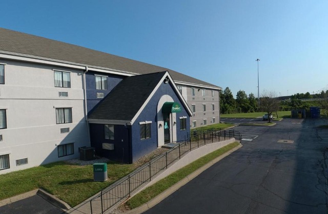 DuPont Suites - Louisville - St. Matthews