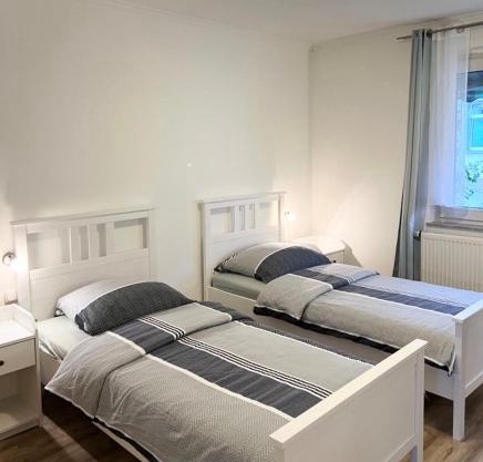 Düsseldorf Messe and Airport, 2-bedroom Apartment with Kitchen and Garden