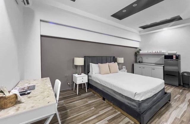 Each Guest House 1-1/Studio Apt W/Kitchen