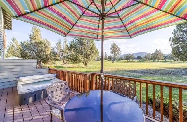 Eagle Crest: Resort Amenities-Spa-9th Hole-Views!