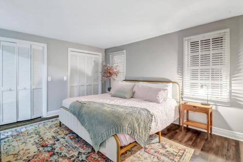 Eagle's Landing Loft-Downtown Above Bull & Barrel