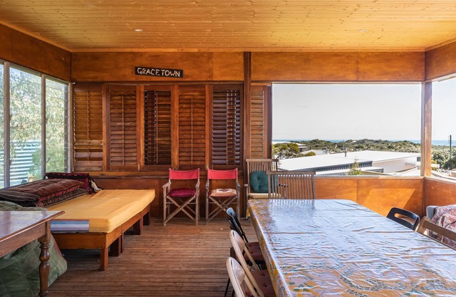 Earl's Place | Gracetown Beach Shack
