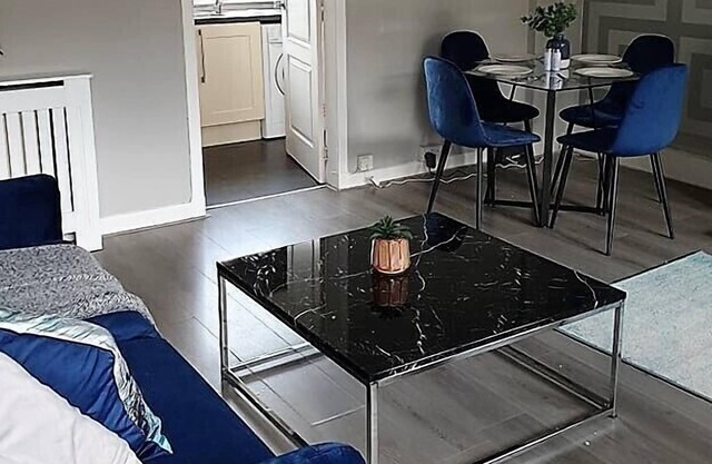 East King Street Apartment is a modern 1st Floor Apartment with balcony seating area near town ce...