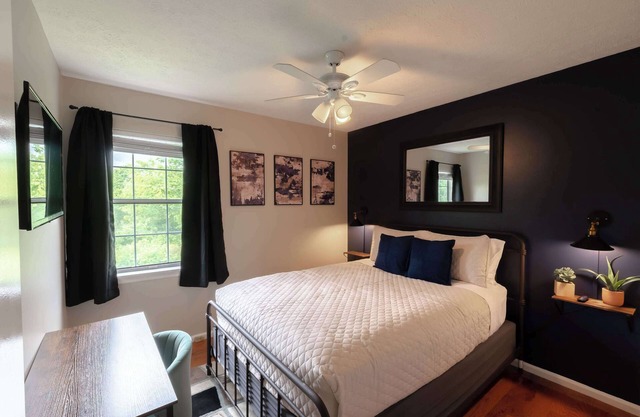 East Nashville Getaway - Walk to Parks, Golf & Music Spots