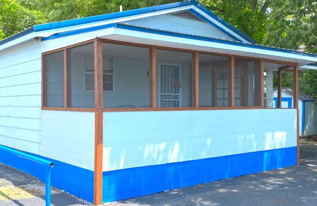 Eastport Cabin 2 - Pickwick Lake - Marina Views