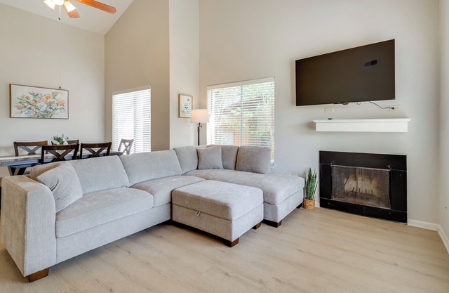 Easy Tailgate Access! Home 3 Mi to College Station