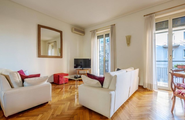 Easylife - Bright and spacious residence in the center of Milan