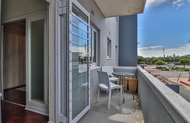 Eaton Square 2 by CTHA