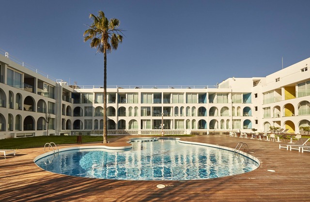 Ebano Hotel Apartments & Spa