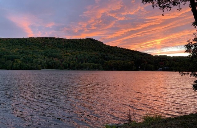 Echo Lake Paradise-Enjoy the views in any season!