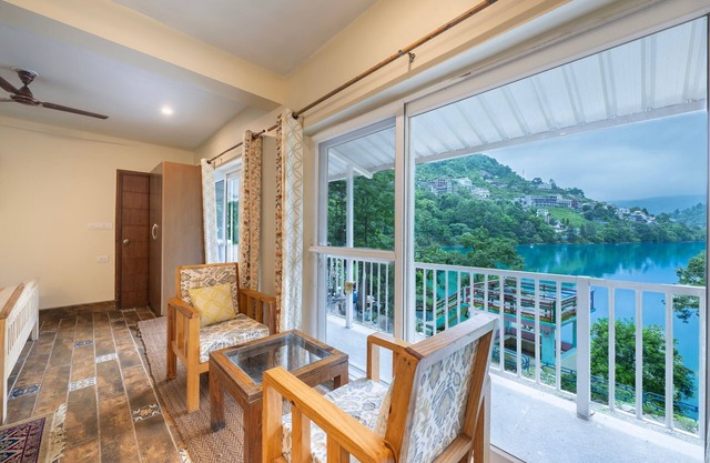 Echor Malusara Lakeview Retreat Bhimtal
