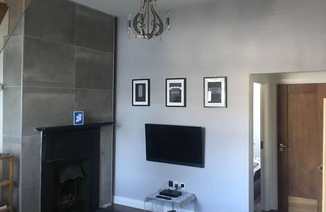 Eclectic 1 Bedroom Cottage in Dublin