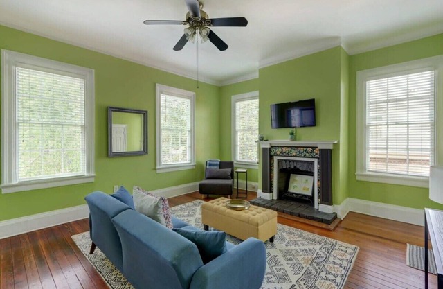 Eclectic Abode, Funky | Fun | Dog-Friendly!