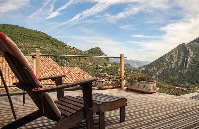 Eco chalet , grande terrasse ,vue imprenable.