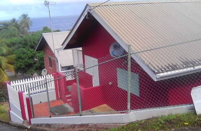 Eco friendly 2 bedroom bungalow (sleeps 6) in Blanchiseusse for seaside vacation