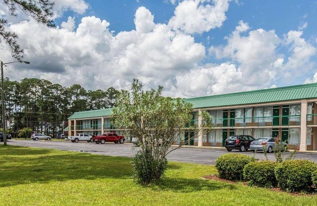 Econo Lodge Douglas