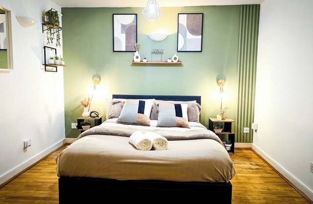 Eden Escape: Cozy Dalston Studio