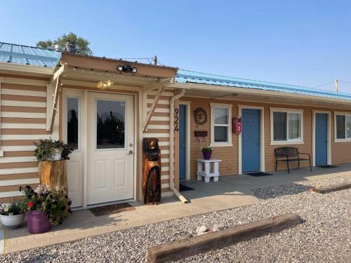 Edge of the Canyon Motor Lodge formerly The El Rancho