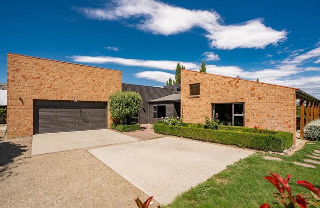 Edgewater Escape - Cromwell Holiday Home