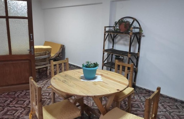 Edificio familiar con varios departamentos independientes