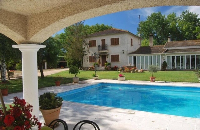 🌟✨ El Campillo House with Swimming Pool for Unforgettable Moments