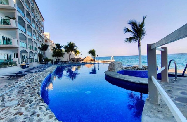 EL CANTIL 5-star Caribbean Villa, Right on the Ocean - Beautiful Views