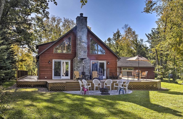 Elcho Escape w/Private Dock on Post Lake!