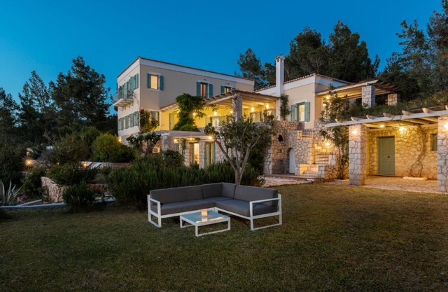 Electra Beachfront Villa