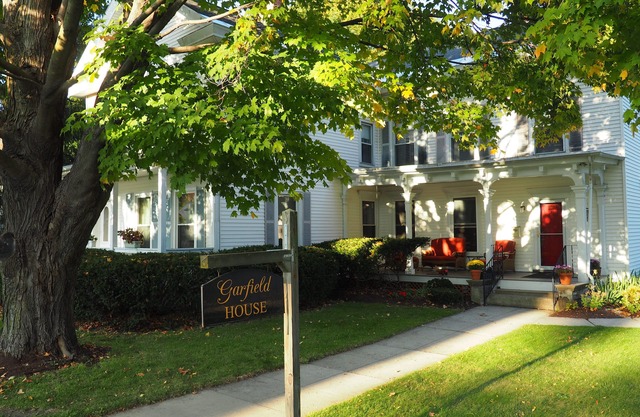 Elegant 19th Century New England Newly Renovated 1BR Vacation Rental