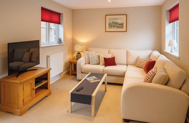Elegant 2BD Townhouse in Thirsk: Cozy and Stylish